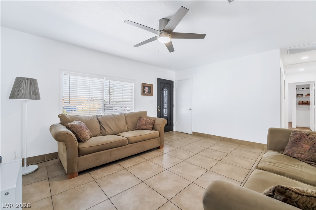4971 Orinda Circle