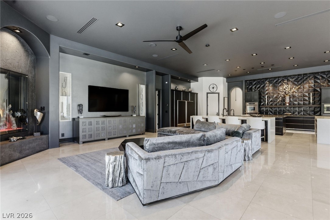5016 Scenic Ridge Drive