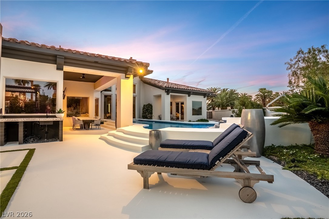 5016 Scenic Ridge Drive