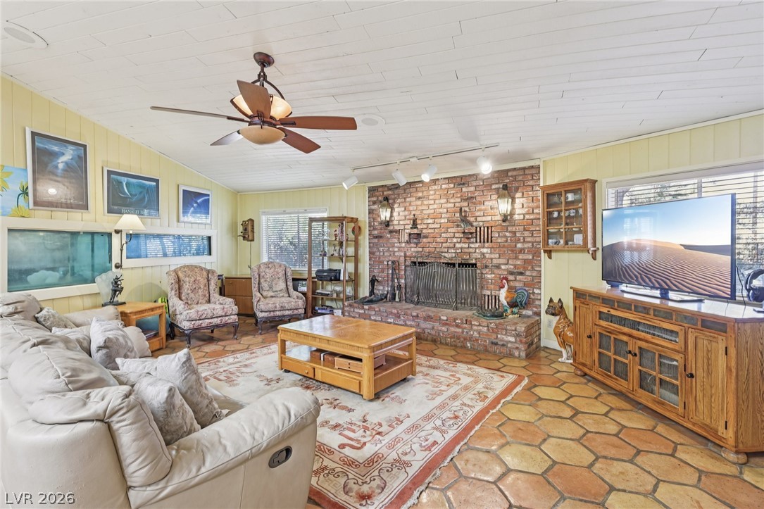 55 Siddall Avenue