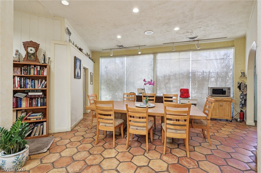 55 Siddall Avenue