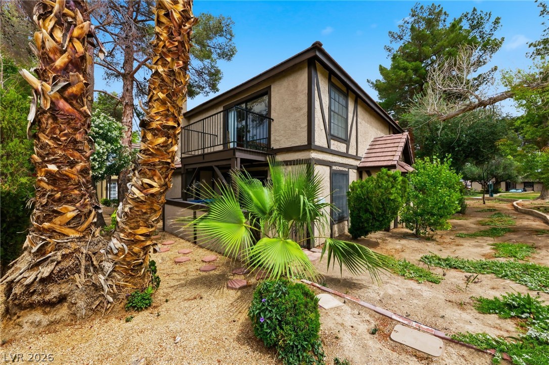 3933 Edgemoor Way
