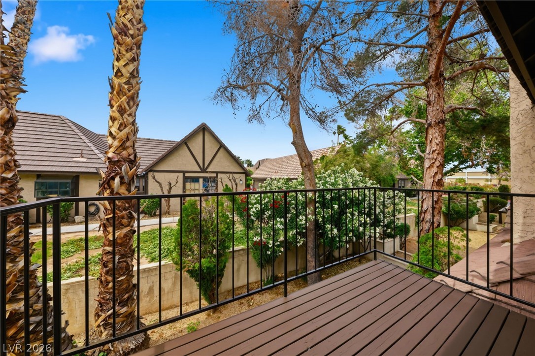 3933 Edgemoor Way