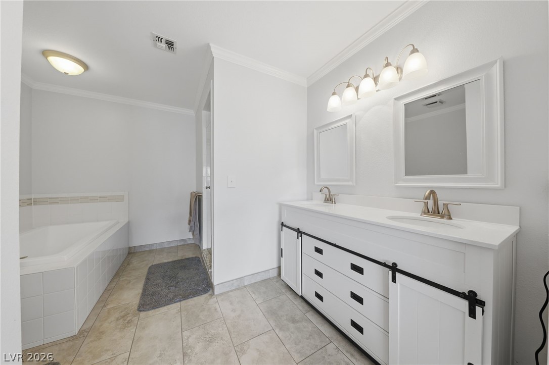 3933 Edgemoor Way