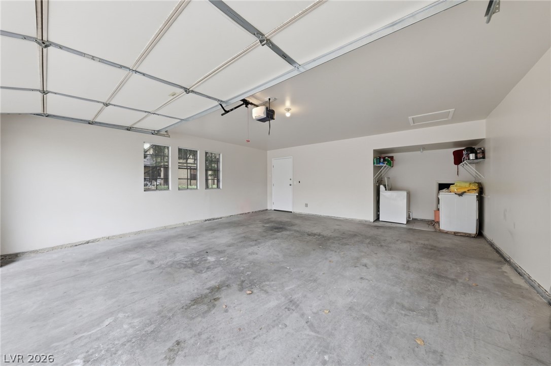 3933 Edgemoor Way