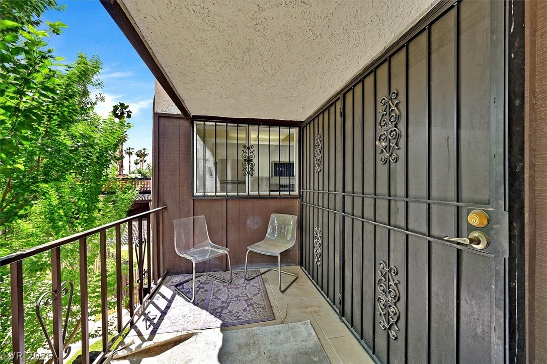 1405 Vegas Valley Drive 208