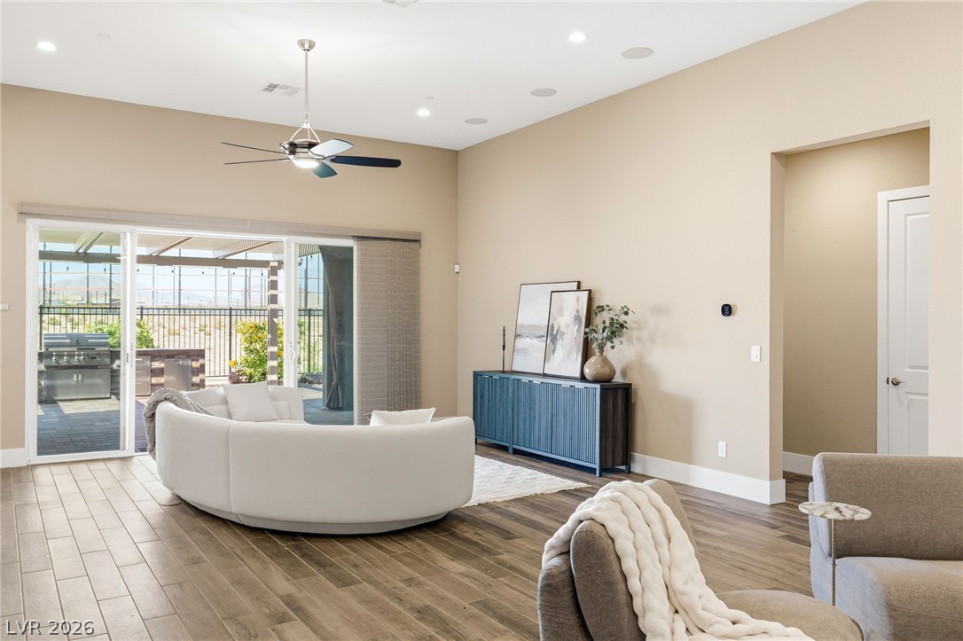 2711 Canvas Sky Street