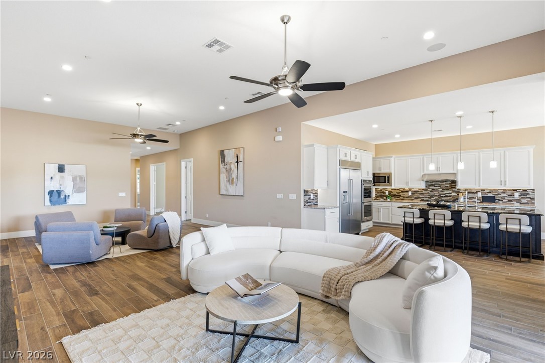 2711 Canvas Sky Street