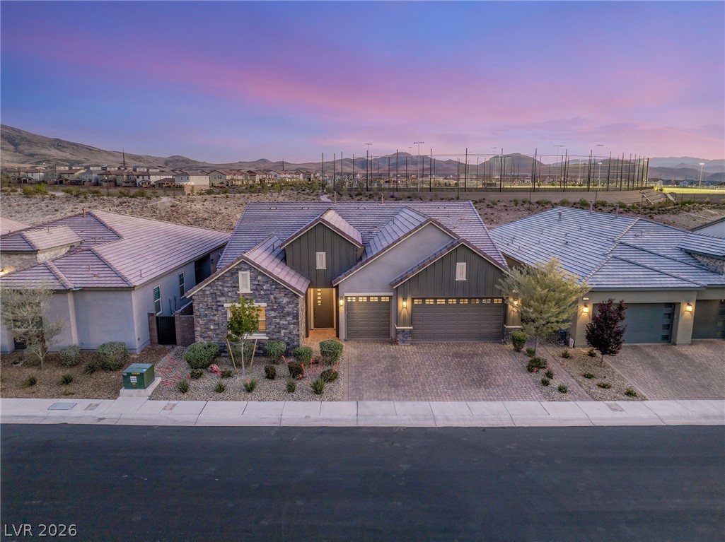 2711 Canvas Sky Street