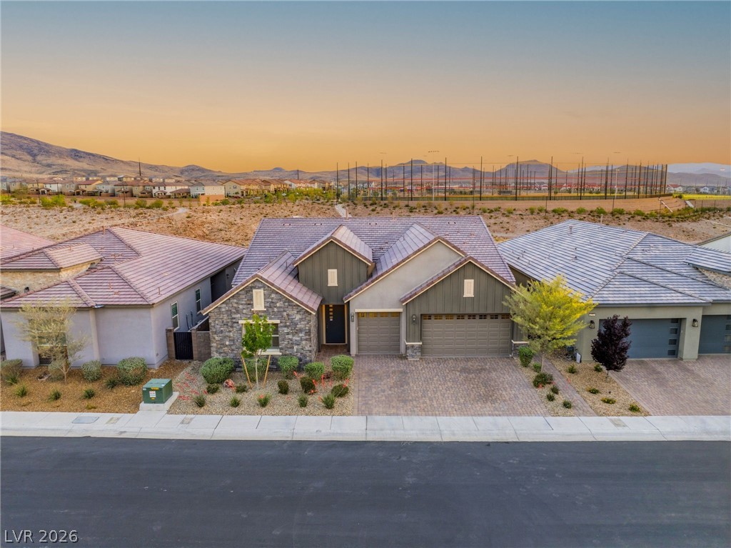 2711 Canvas Sky Street