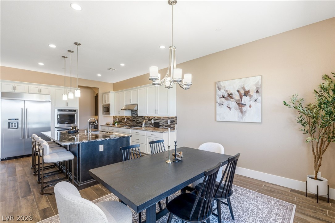 2711 Canvas Sky Street