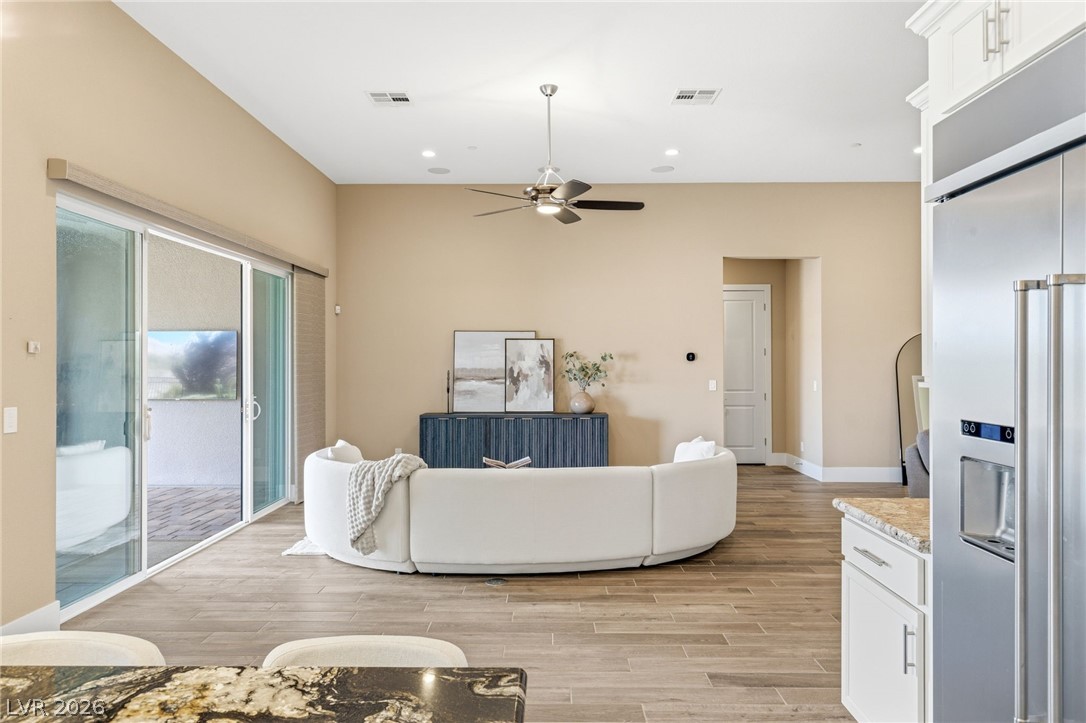 2711 Canvas Sky Street