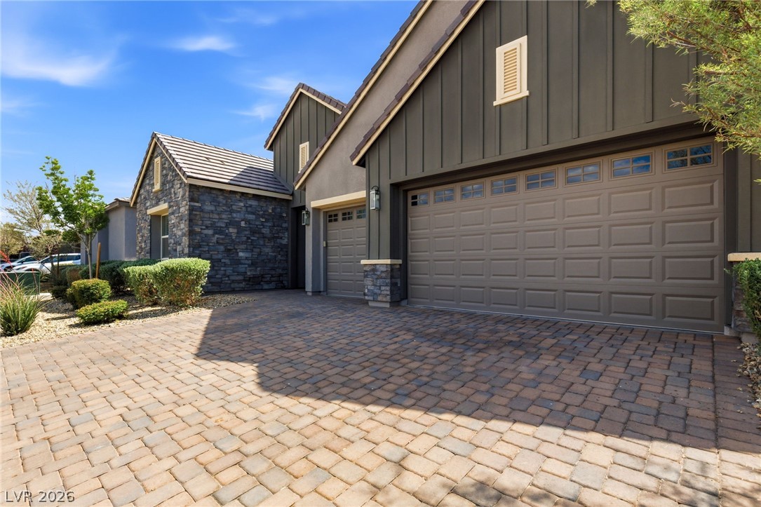 2711 Canvas Sky Street
