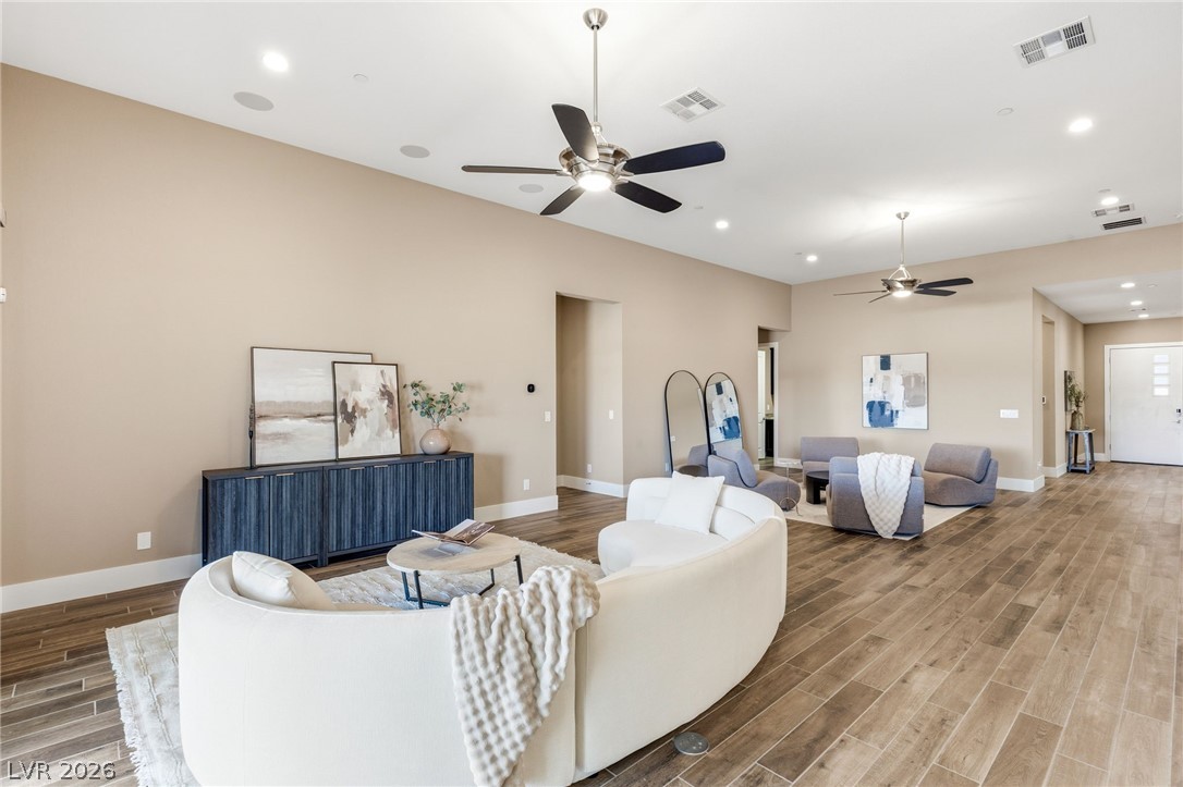 2711 Canvas Sky Street