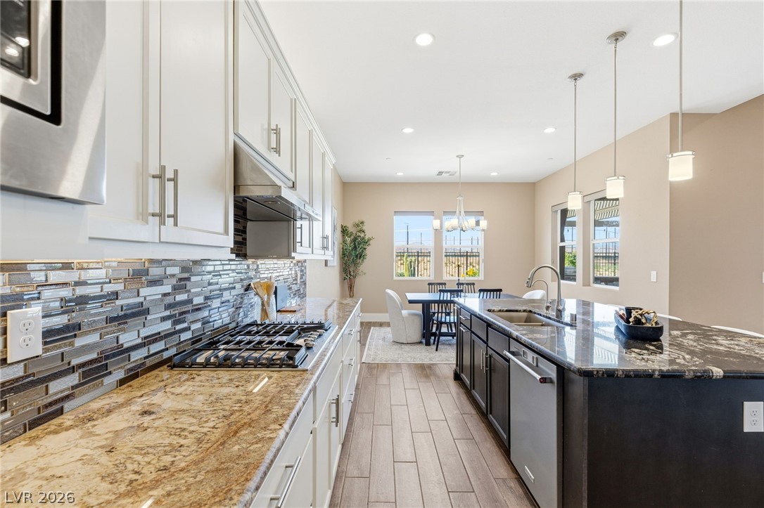 2711 Canvas Sky Street