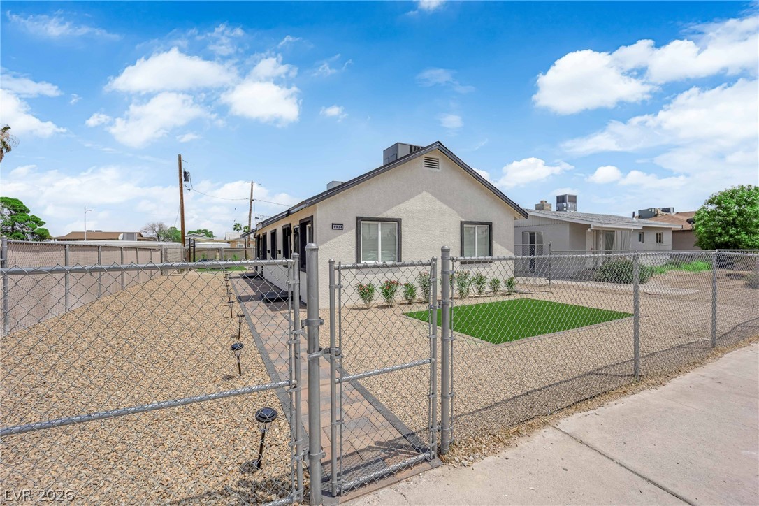 1934 Stanford Street