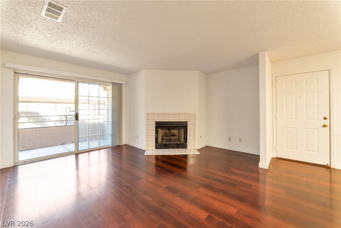 2200 South Fort Apache Road 1044