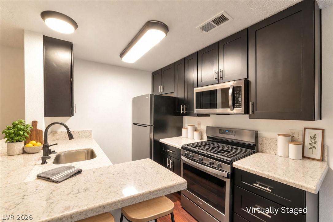 2200 South Fort Apache Road 1044