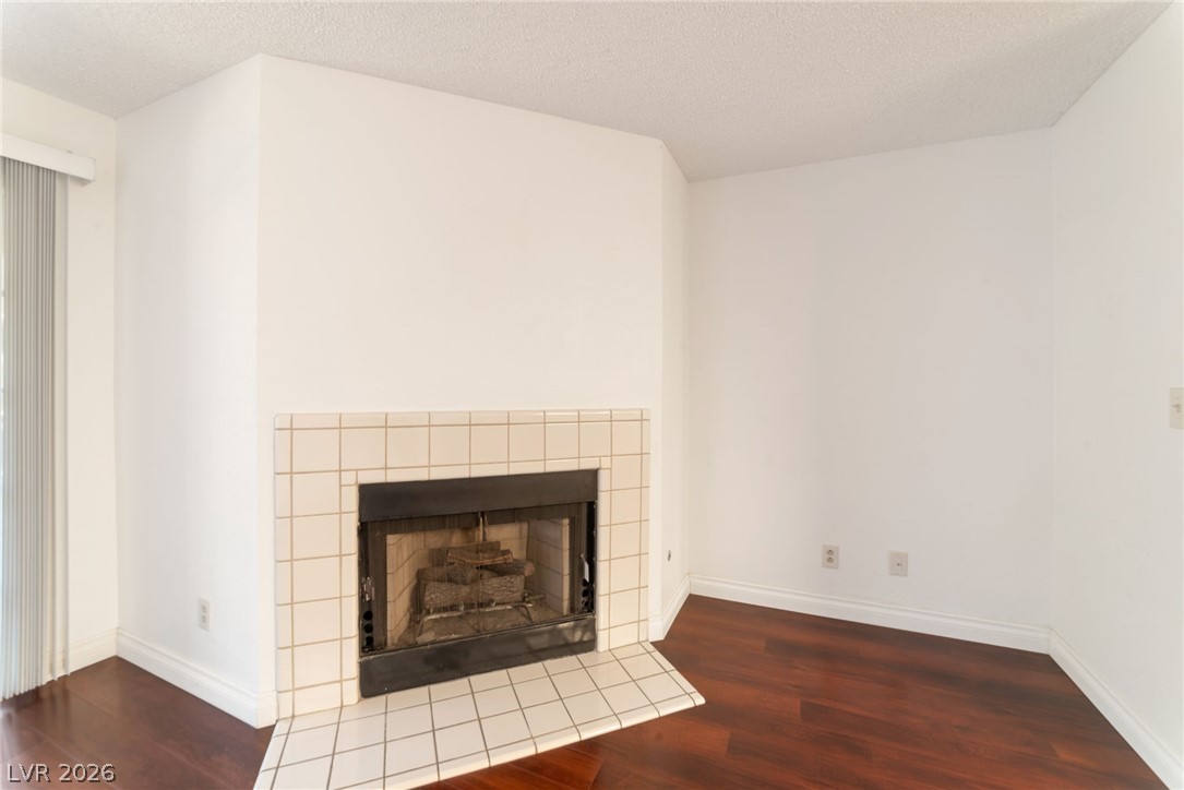 2200 South Fort Apache Road 1044