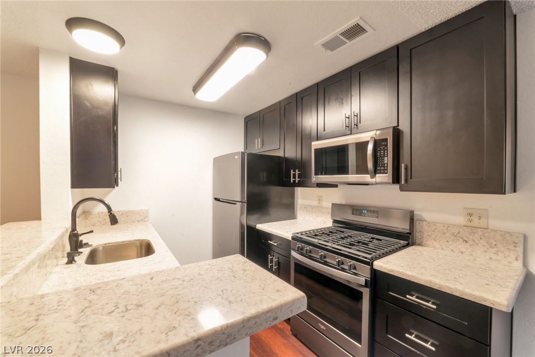 2200 South Fort Apache Road 1044