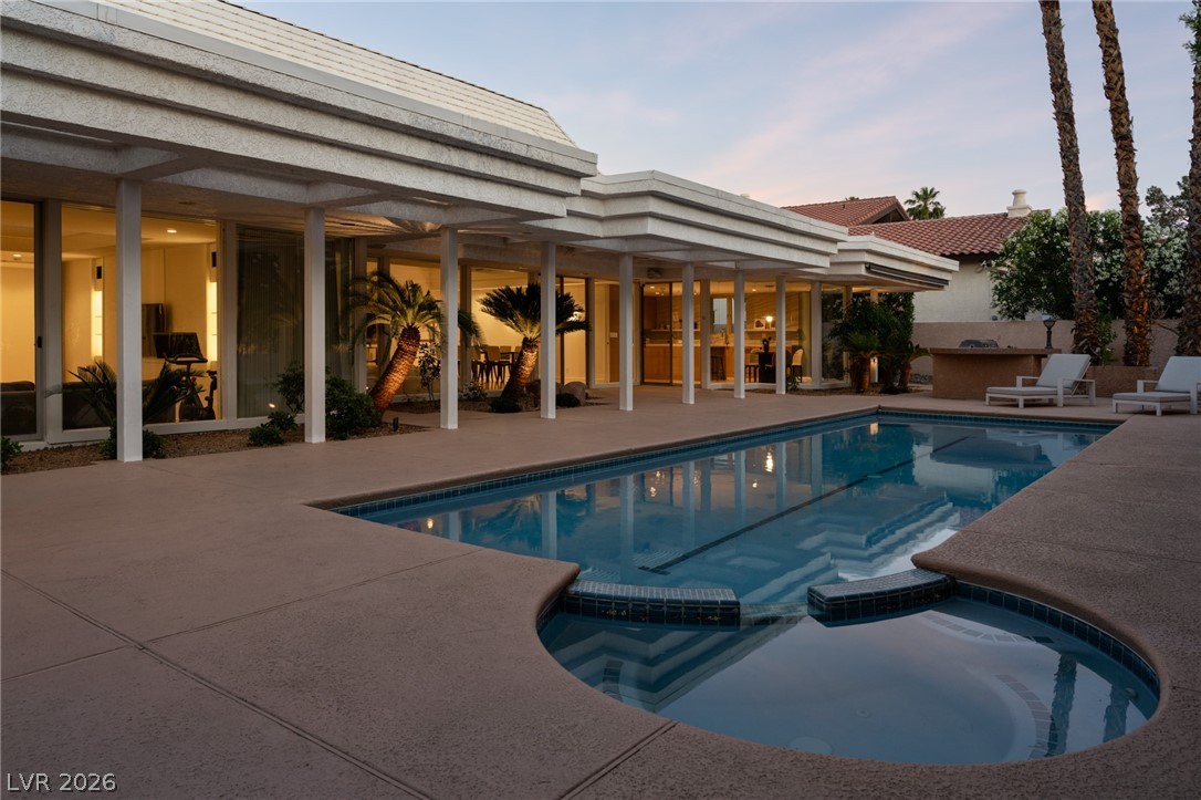 208 Desert View Street