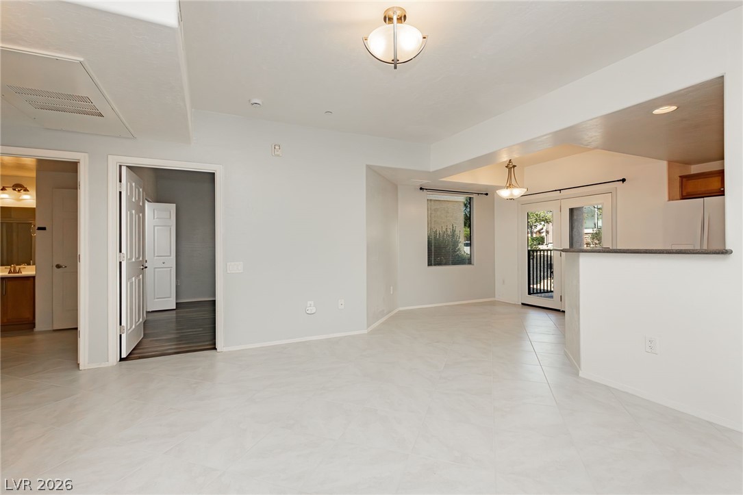 6868 Sky Pointe Drive 1084