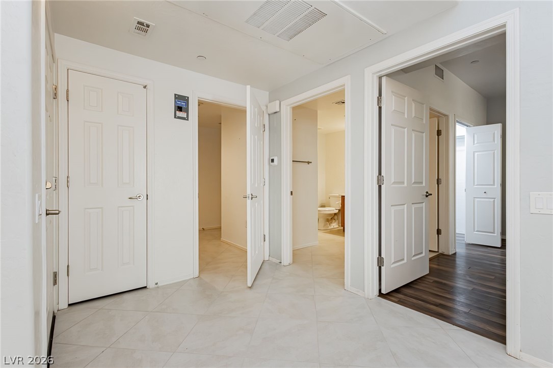 6868 Sky Pointe Drive 1084