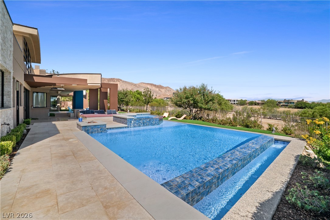 10 Ridge Blossom Road