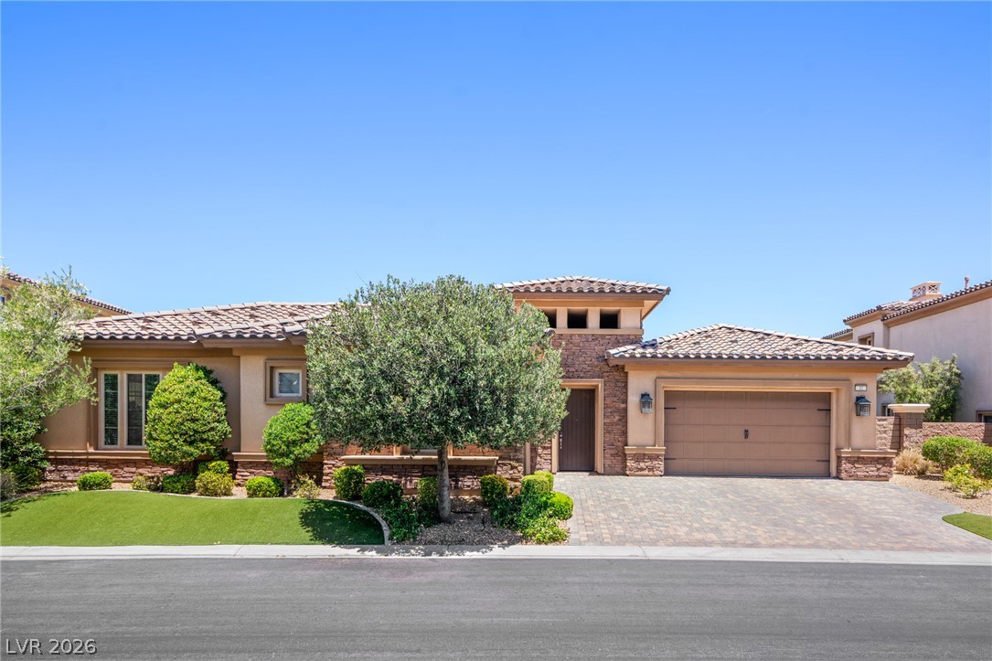 32 Olympia Chase Drive