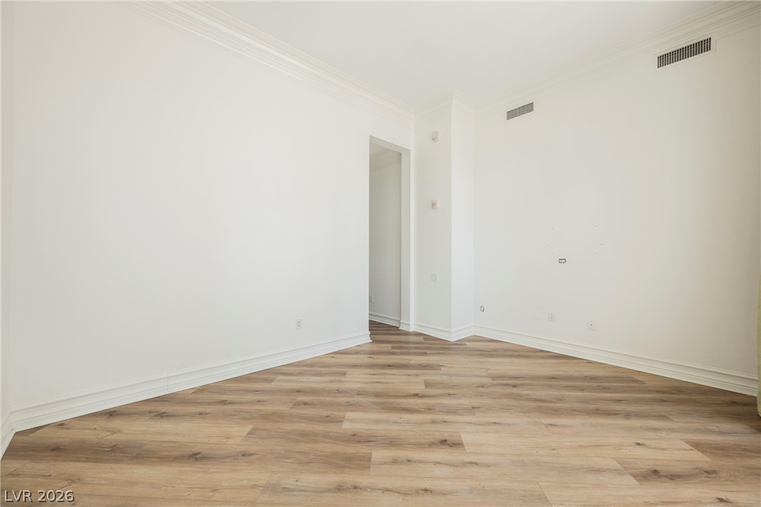 2747 Paradise Road 104