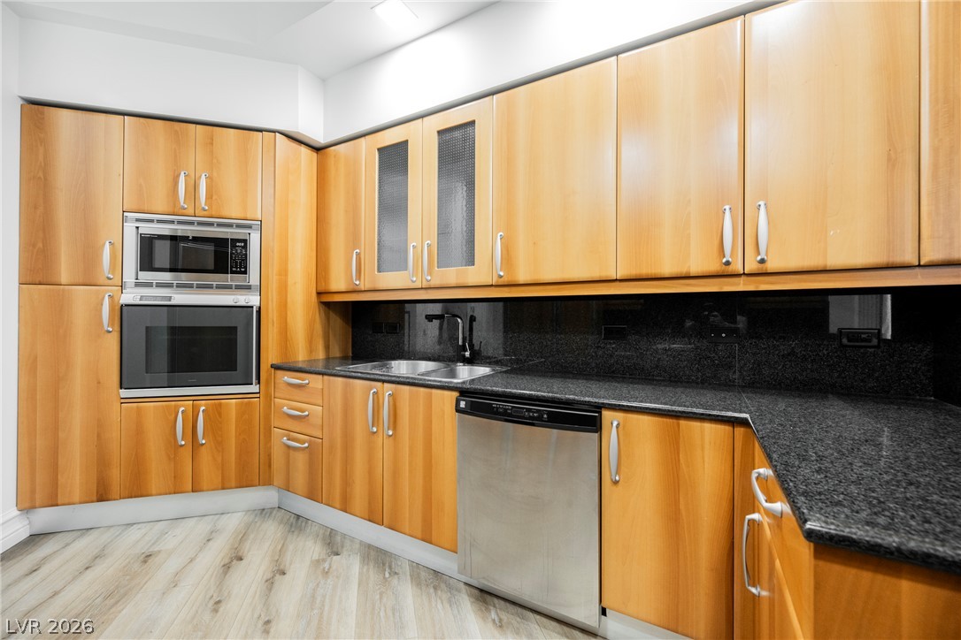 2747 Paradise Road 104