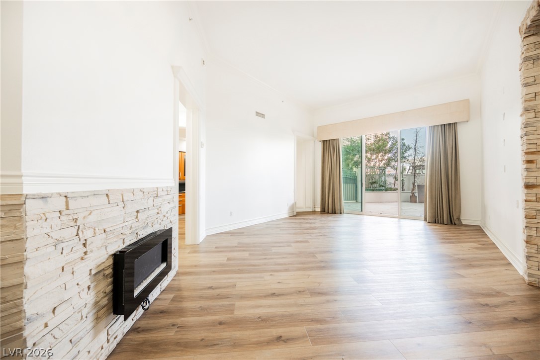 2747 Paradise Road 104