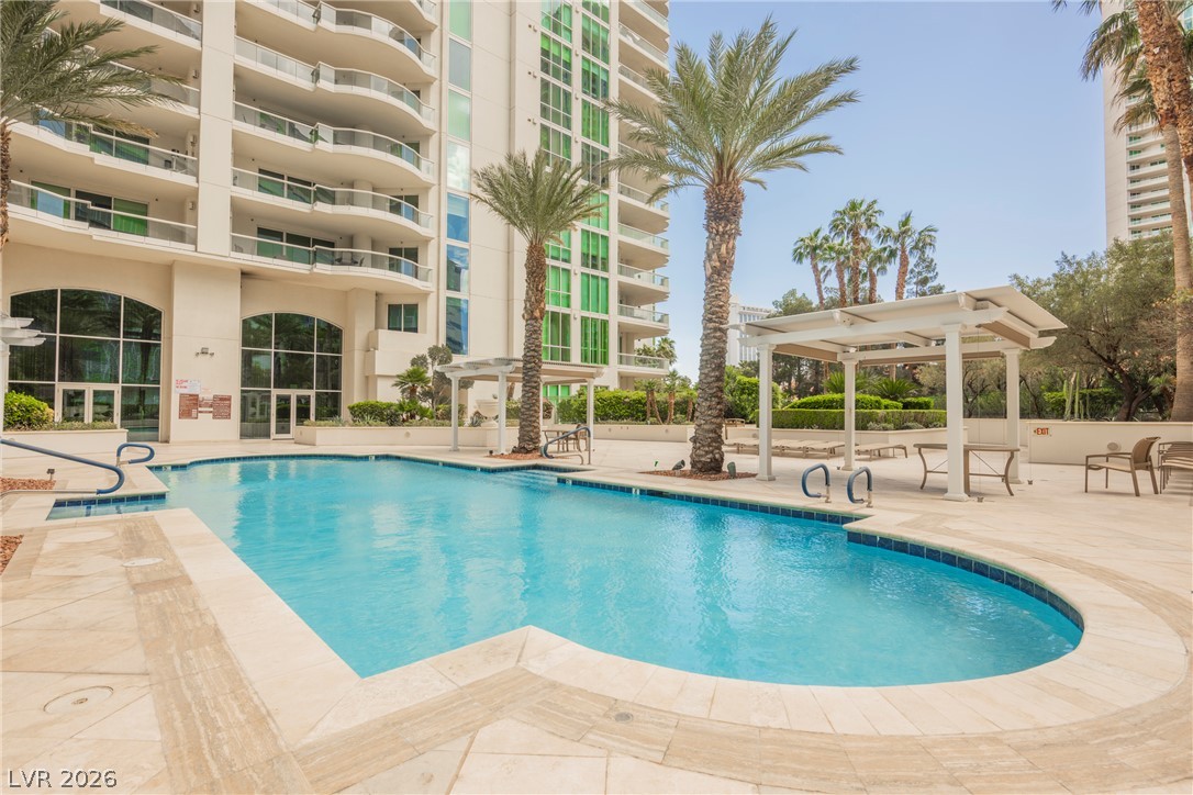 2747 Paradise Road 104