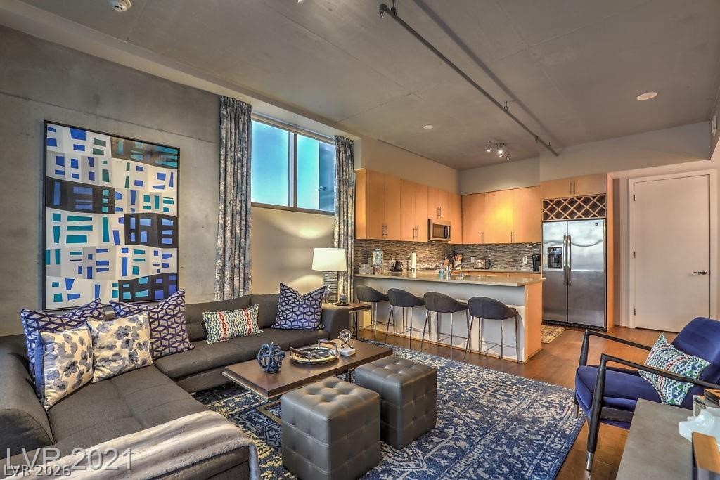 353 East Bonneville Avenue 1002