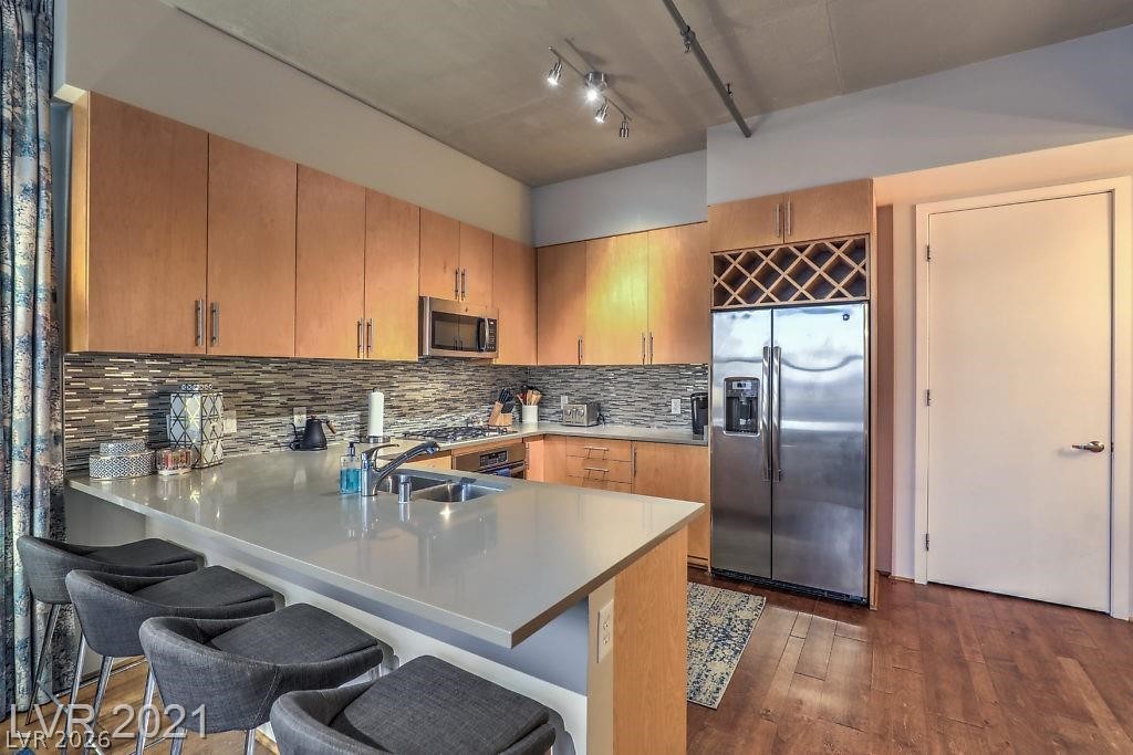 353 East Bonneville Avenue 1002