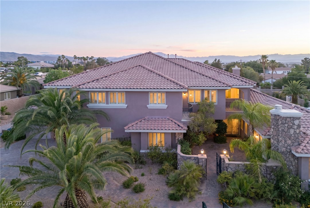 208 East Levi Avenue
