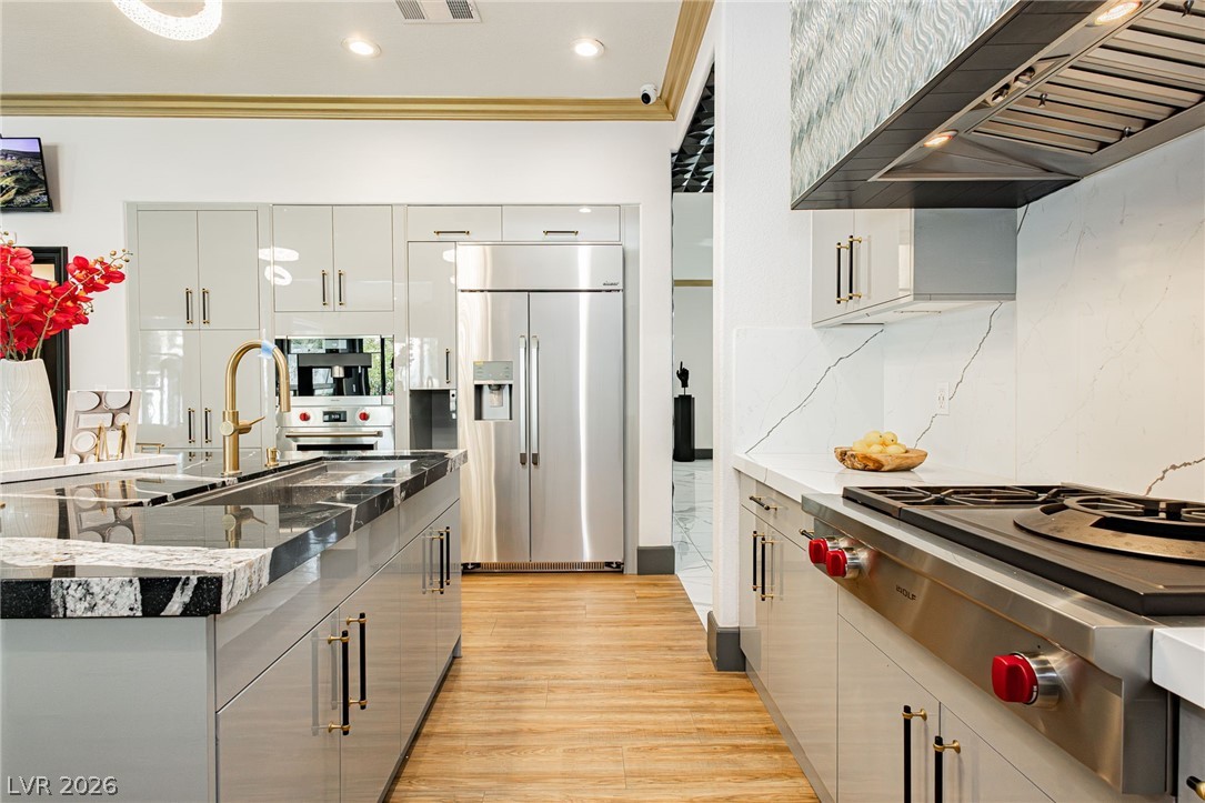 9498 Malasana Court