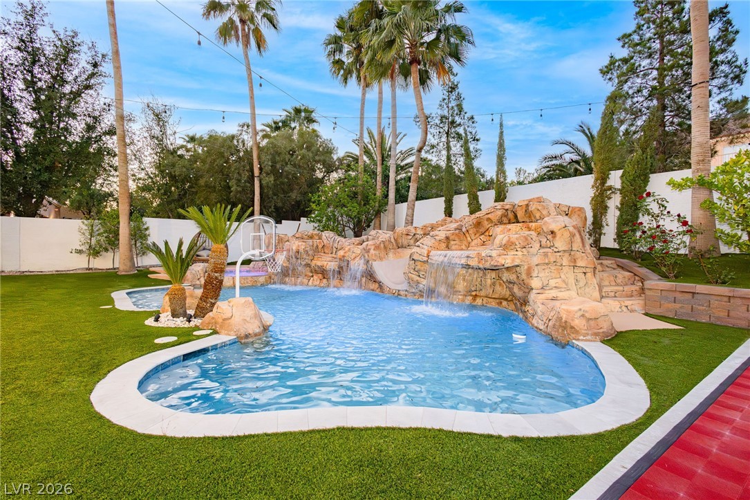 9498 Malasana Court