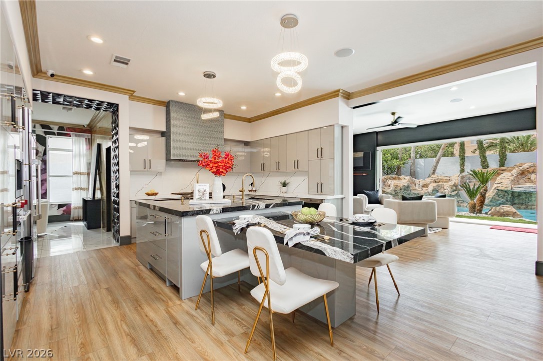 9498 Malasana Court