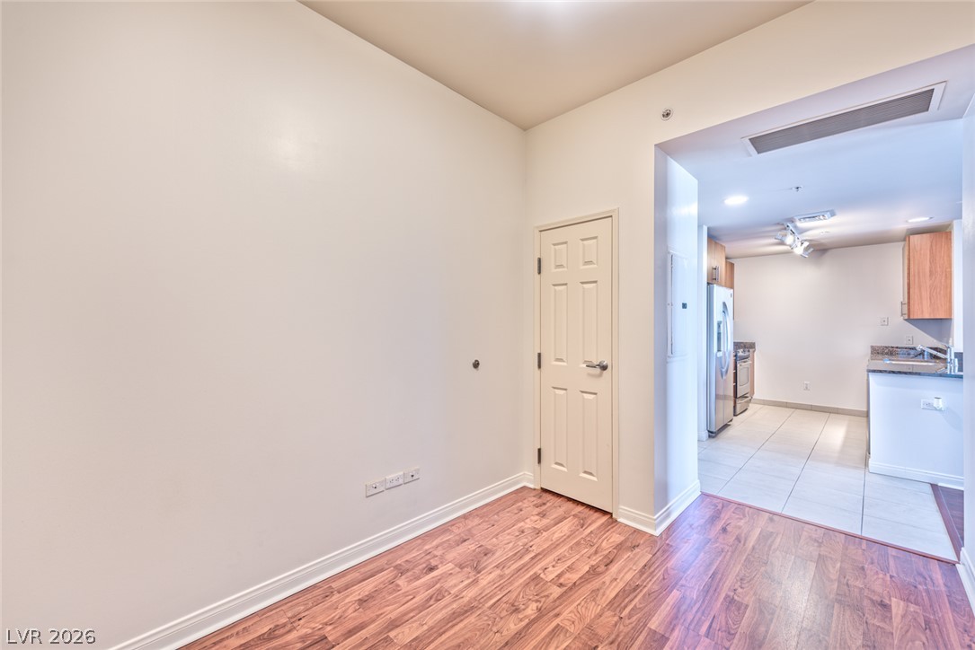 200 Sahara Avenue 2507