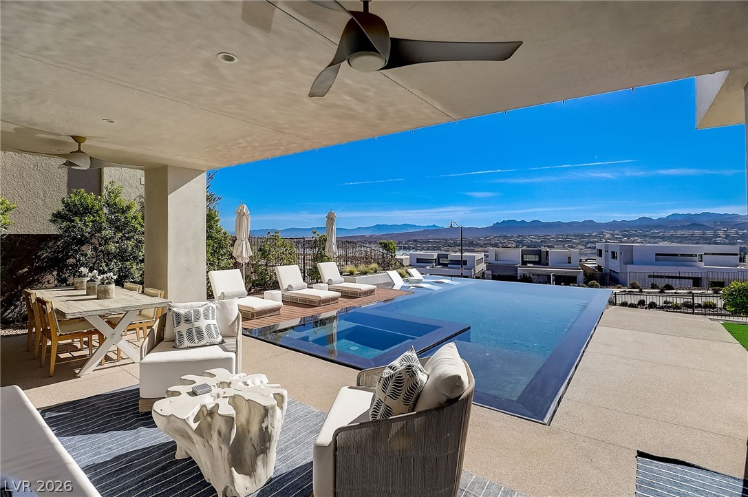 12 Highland Cove Lane