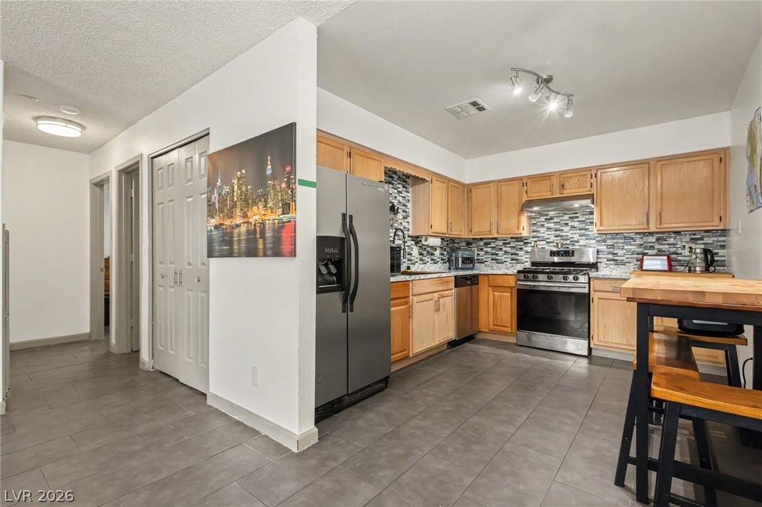 2121 Petersham Court B