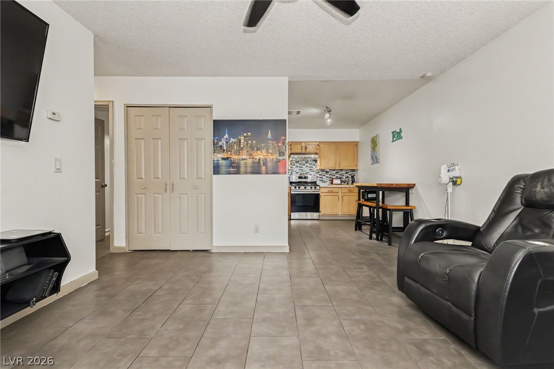 2121 Petersham Court B