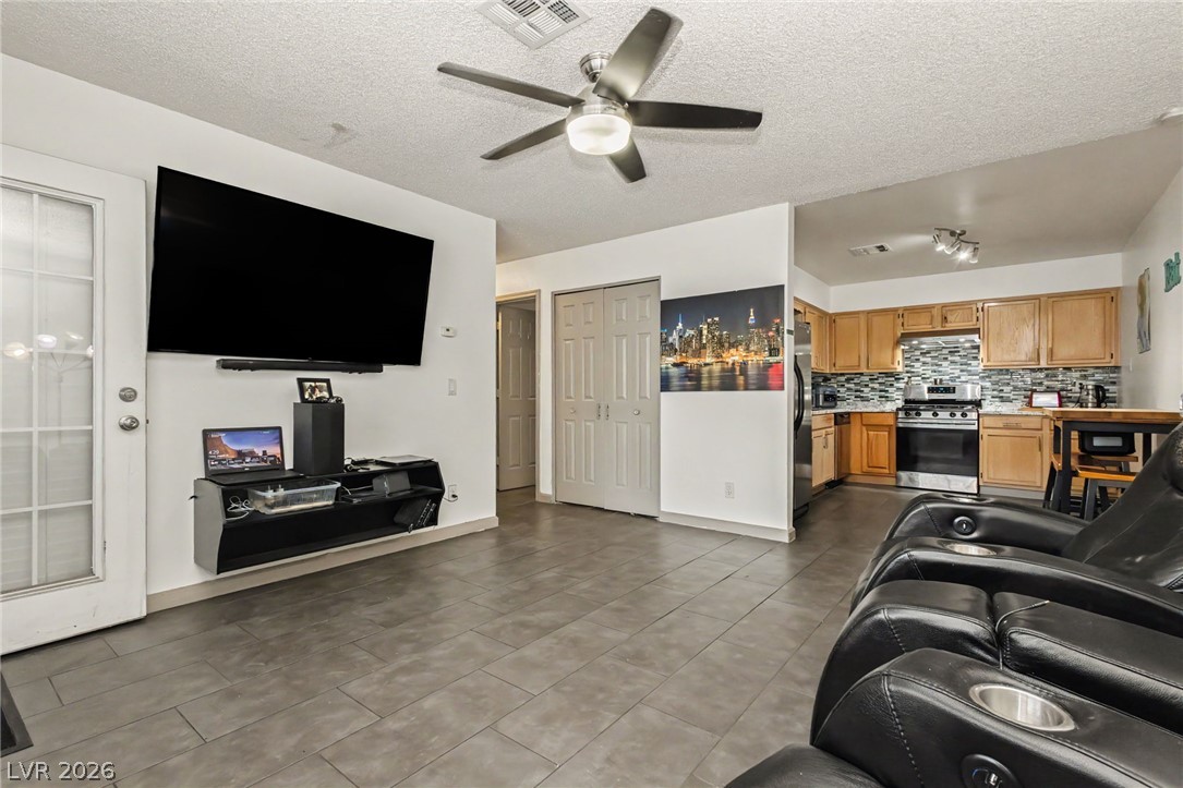 2121 Petersham Court B