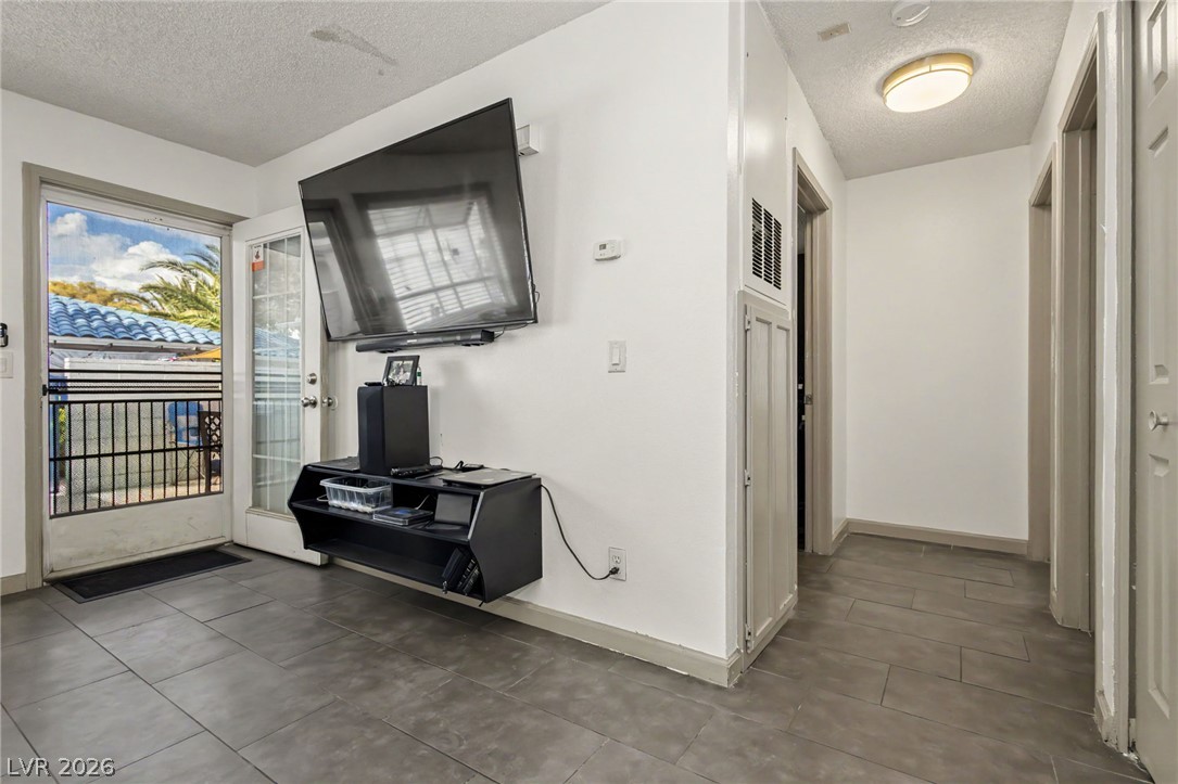 2121 Petersham Court B