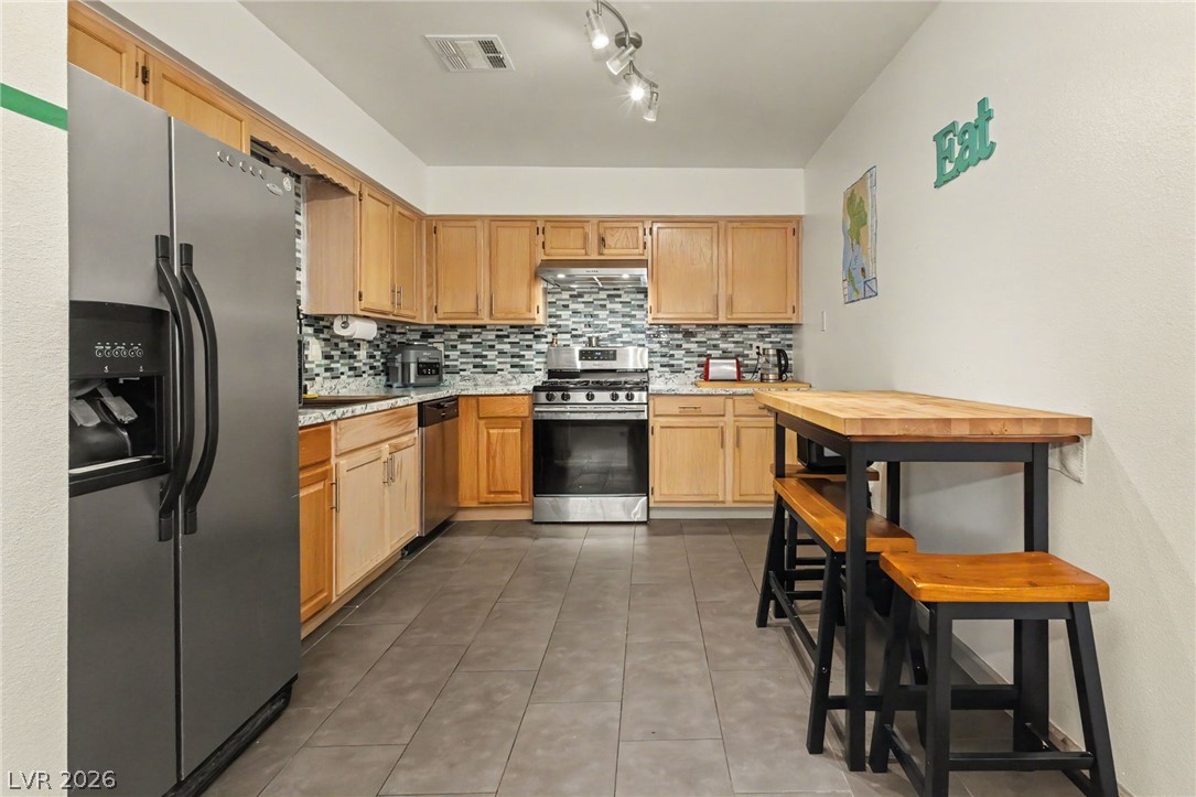 2121 Petersham Court B