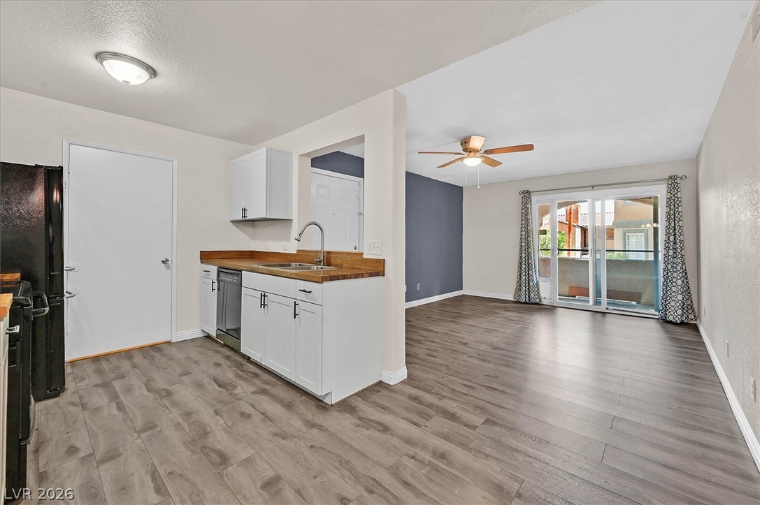 220 Mission Newport Lane 105