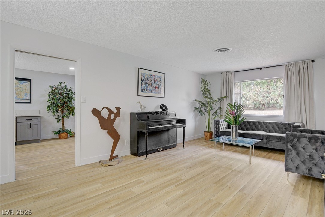4273 Hazelcrest Drive