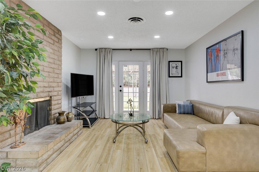 4273 Hazelcrest Drive