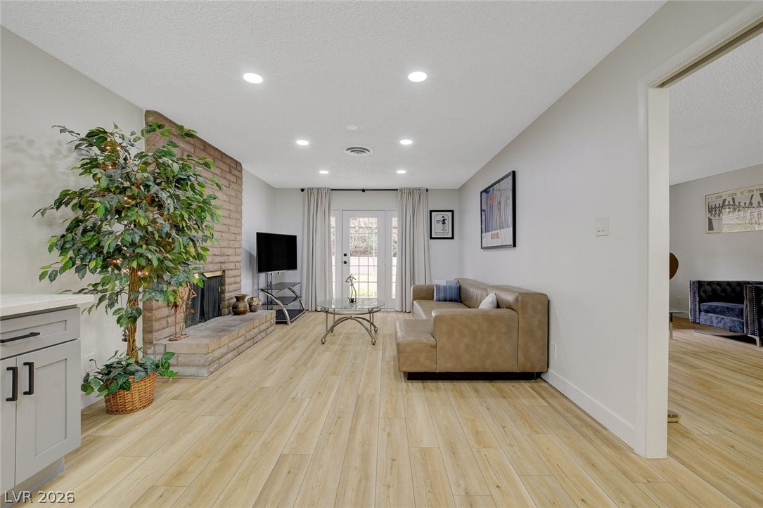 4273 Hazelcrest Drive